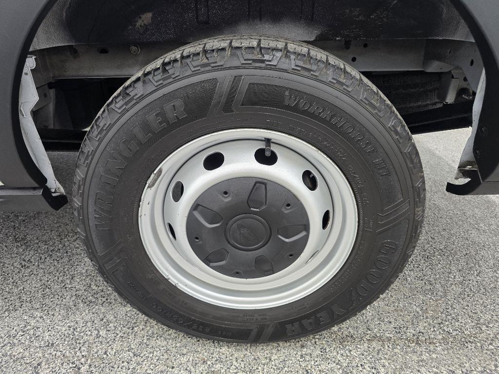 Ford Transit 250 Van Low Roof w/Sliding Pass. 130-in. WB 2020