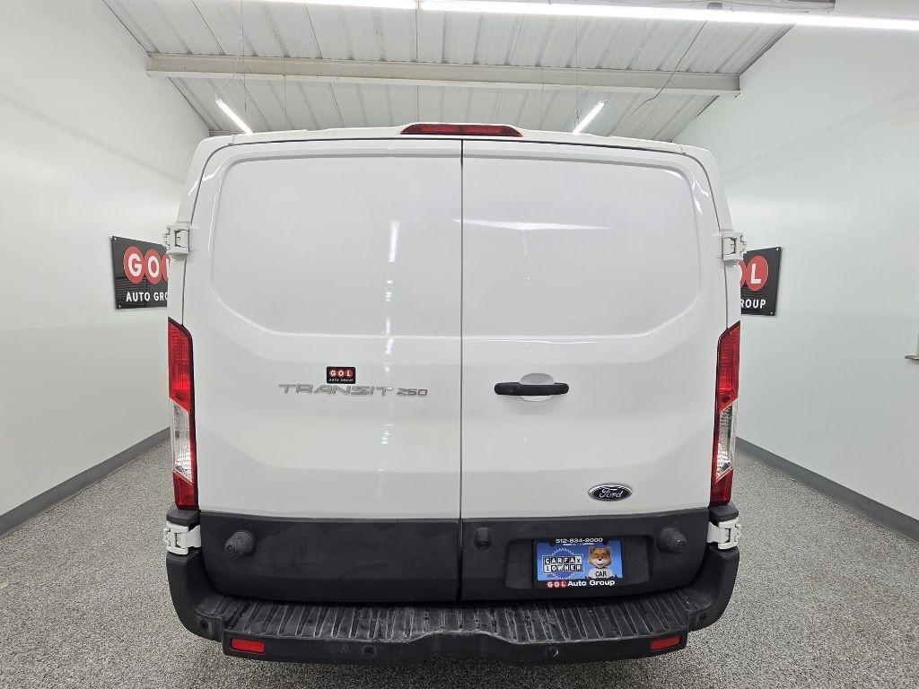 Ford Transit 250 Van Low Roof w/Sliding Pass. 148-in. WB 2017