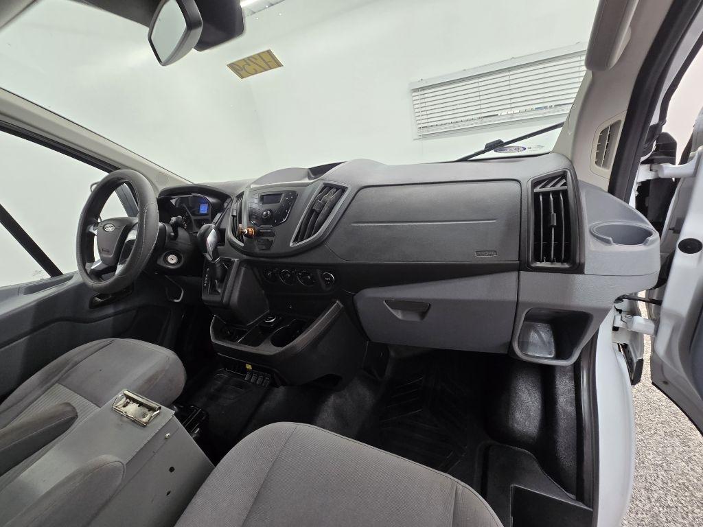Ford Transit 250 Van Low Roof w/Sliding Pass. 148-in. WB 2017