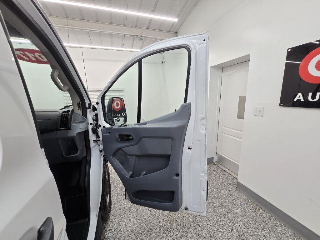 Ford Transit 250 Van Low Roof w/Sliding Pass. 148-in. WB 2017