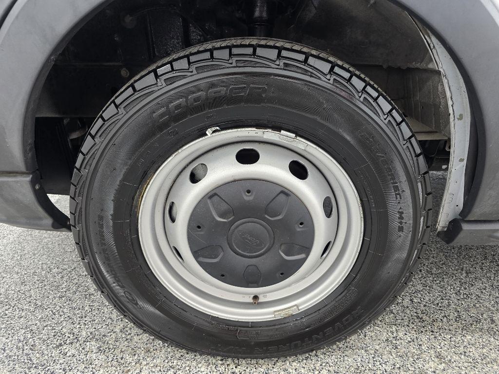 Ford Transit 250 Van Low Roof w/Sliding Pass. 148-in. WB 2017