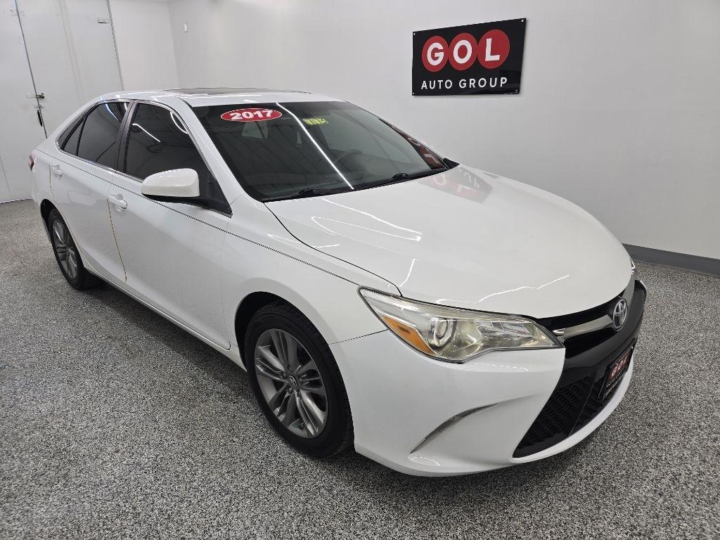 2017 Toyota Camry SE FWD photo