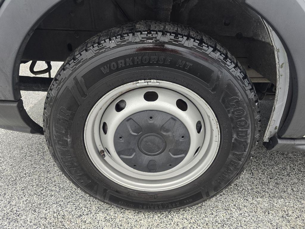 Ford Transit 150 Van Low Roof w/Sliding Pass. 148-in. WB 2017