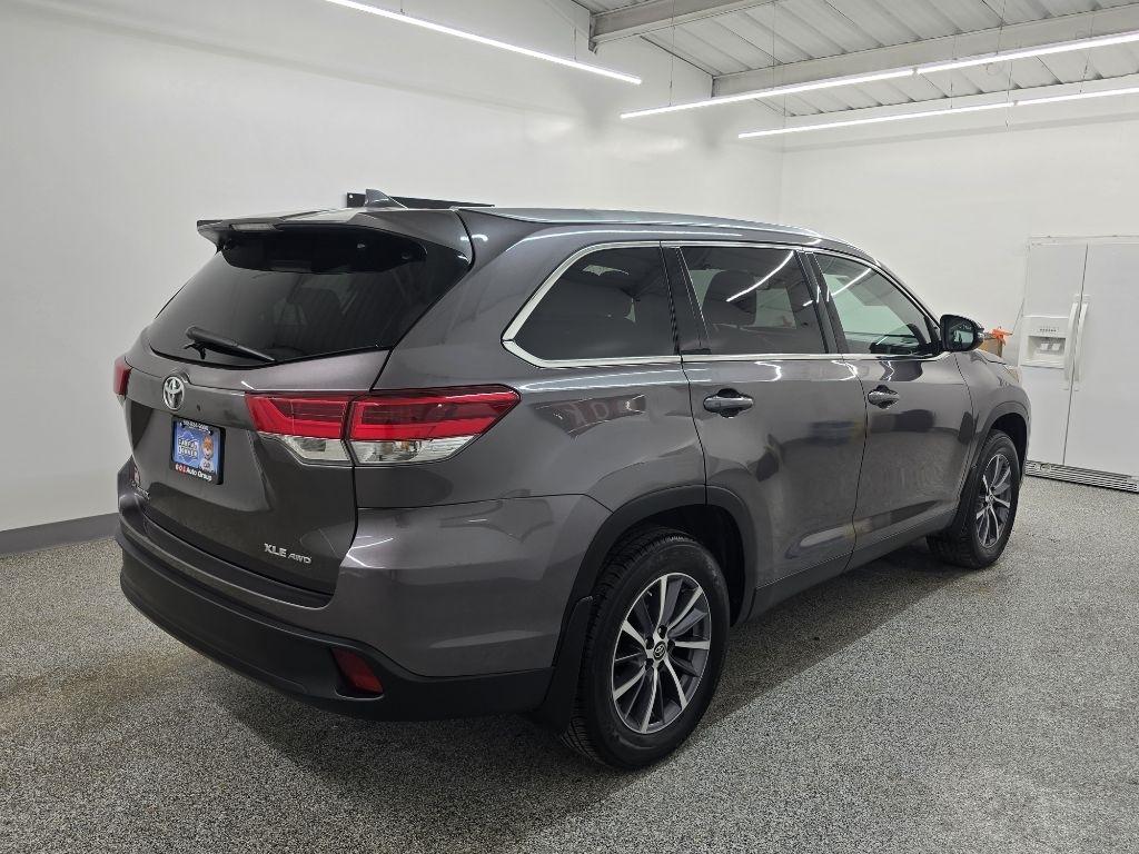 Toyota Highlander XLE AWD V6 2019