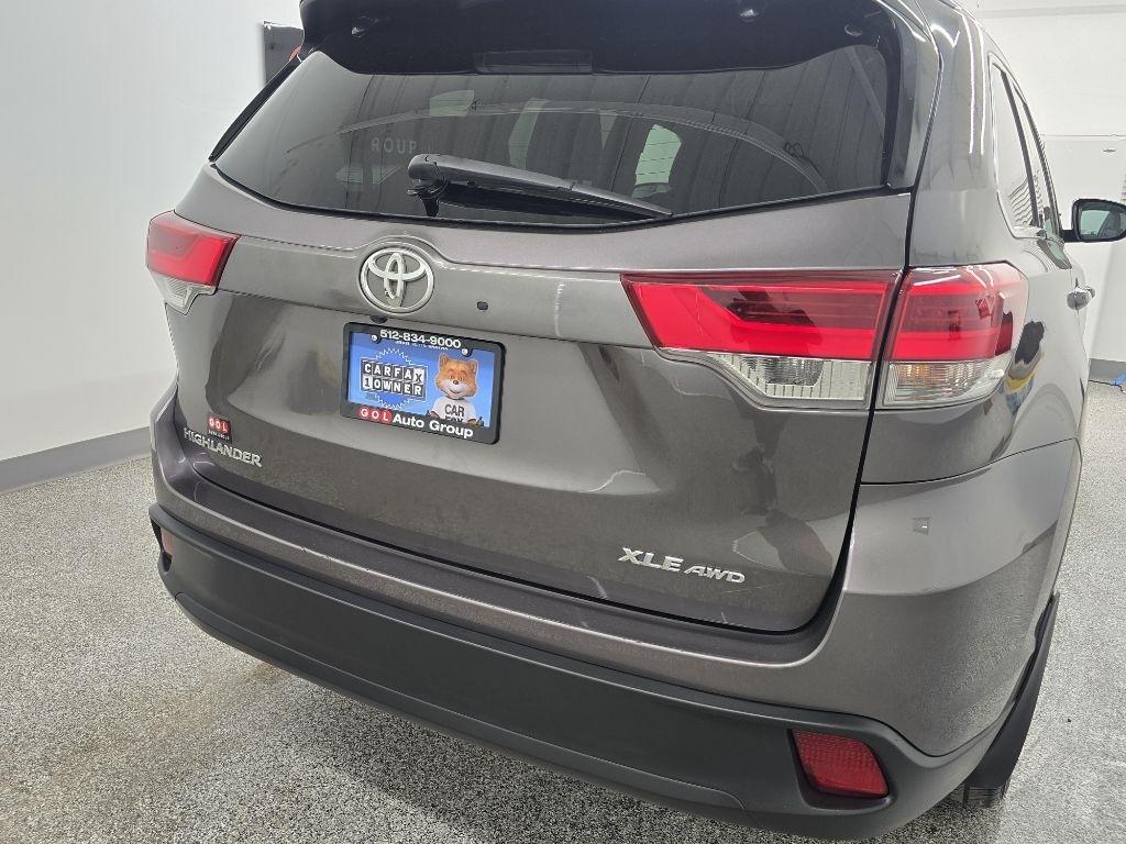 Toyota Highlander XLE AWD V6 2019