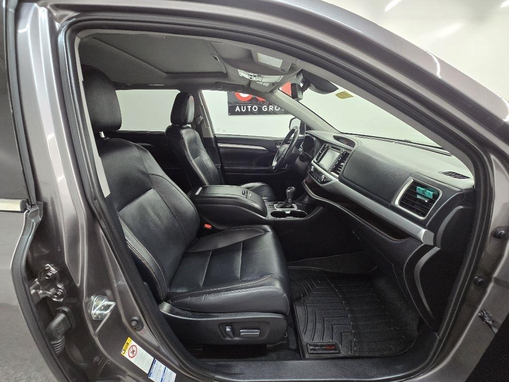 Toyota Highlander XLE AWD V6 2019