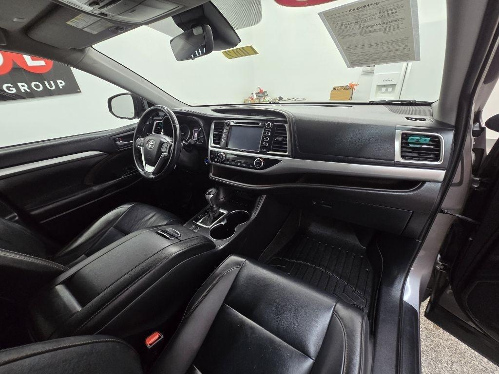 Toyota Highlander XLE AWD V6 2019