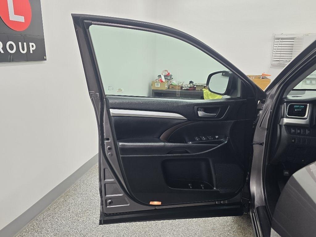 Toyota Highlander XLE AWD V6 2019