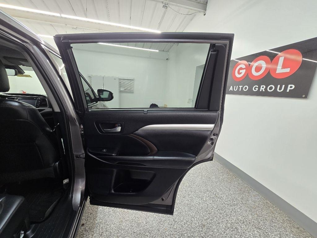 Toyota Highlander XLE AWD V6 2019