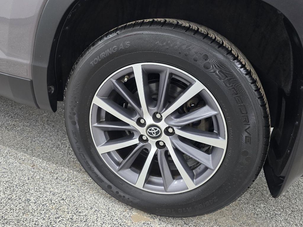 Toyota Highlander XLE AWD V6 2019