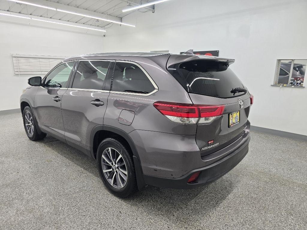 Toyota Highlander XLE AWD V6 2019