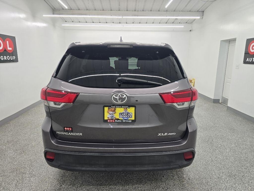 Toyota Highlander XLE AWD V6 2019