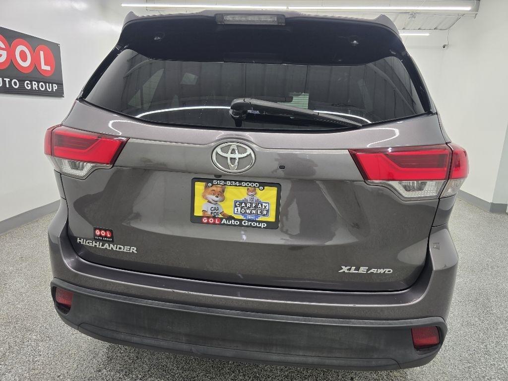 Toyota Highlander XLE AWD V6 2019