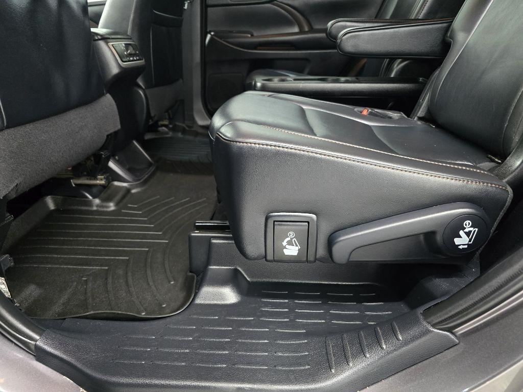 Toyota Highlander XLE AWD V6 2019