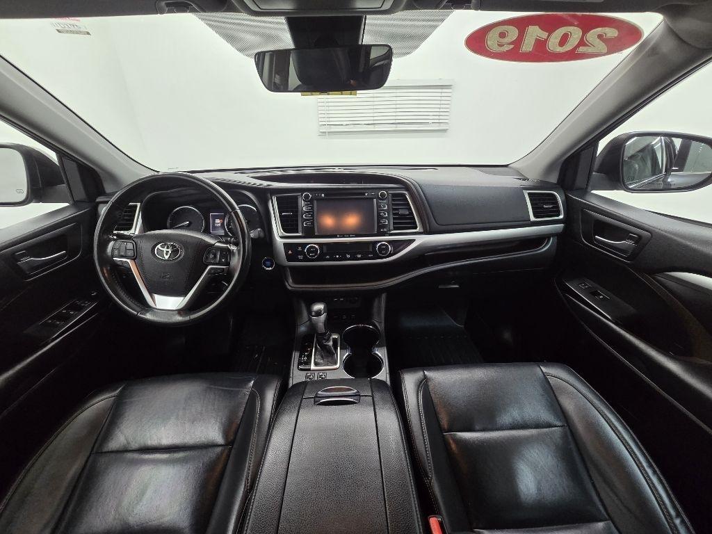 Toyota Highlander XLE AWD V6 2019