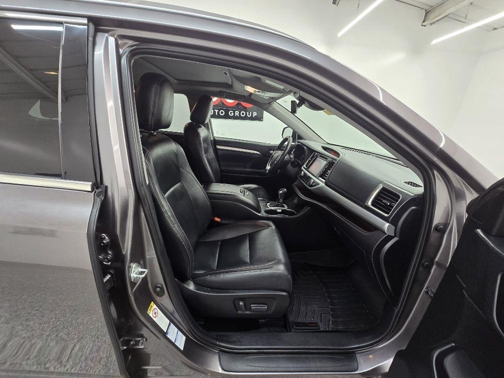 Toyota Highlander XLE AWD V6 2019