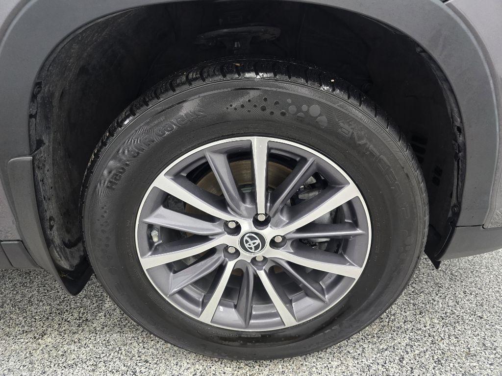 Toyota Highlander XLE AWD V6 2019