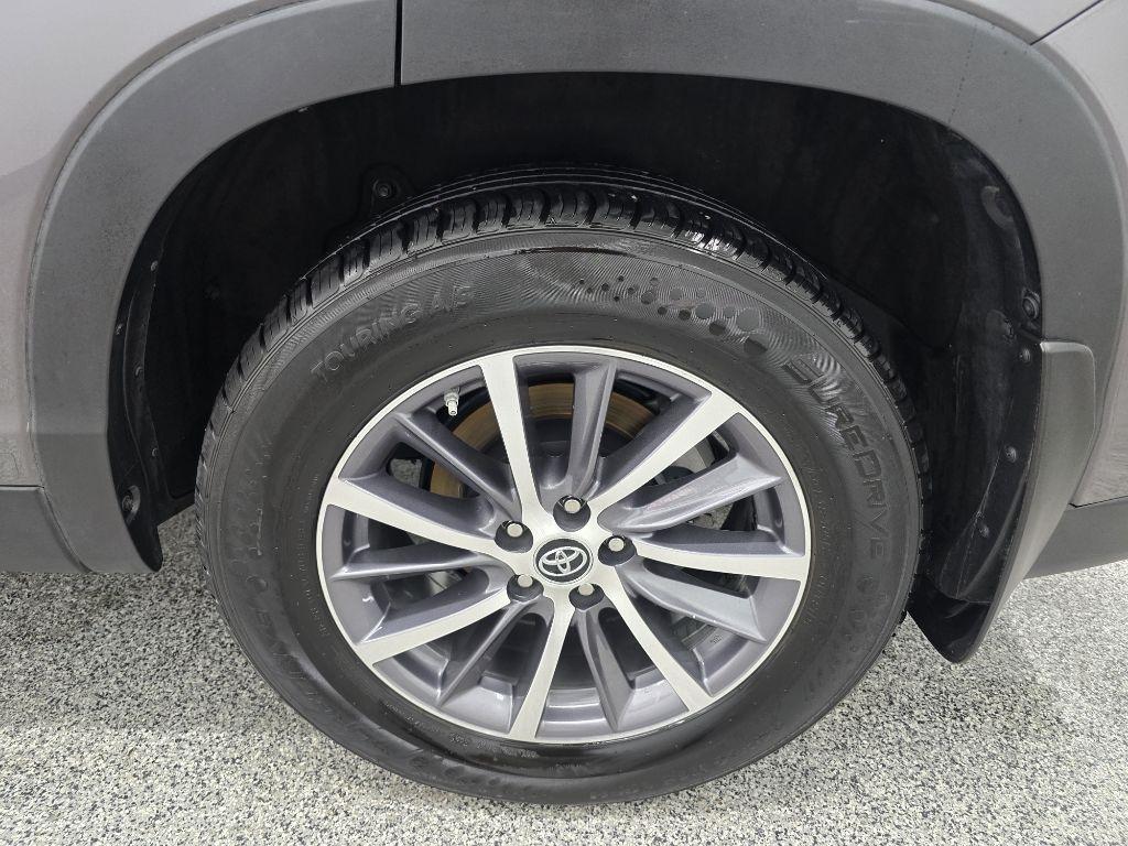 Toyota Highlander XLE AWD V6 2019