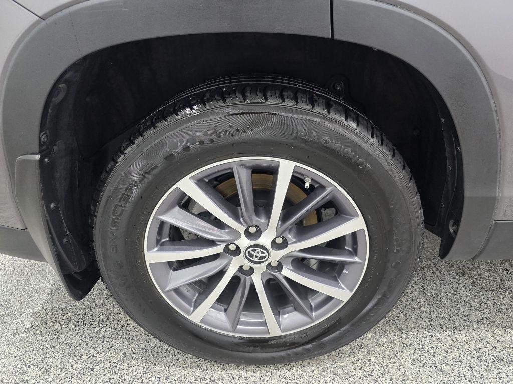 Toyota Highlander XLE AWD V6 2019