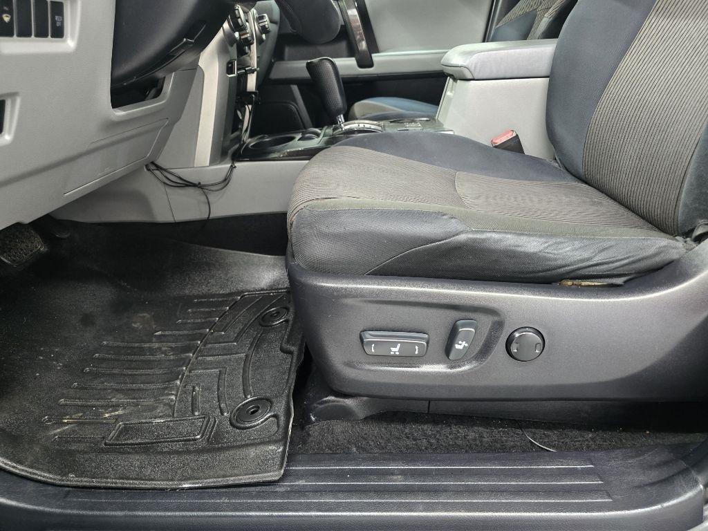 Toyota 4Runner SR5 4dr V6 Auto 2WD 2012