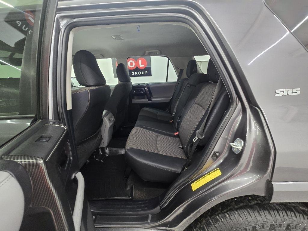 Toyota 4Runner SR5 4dr V6 Auto 2WD 2012