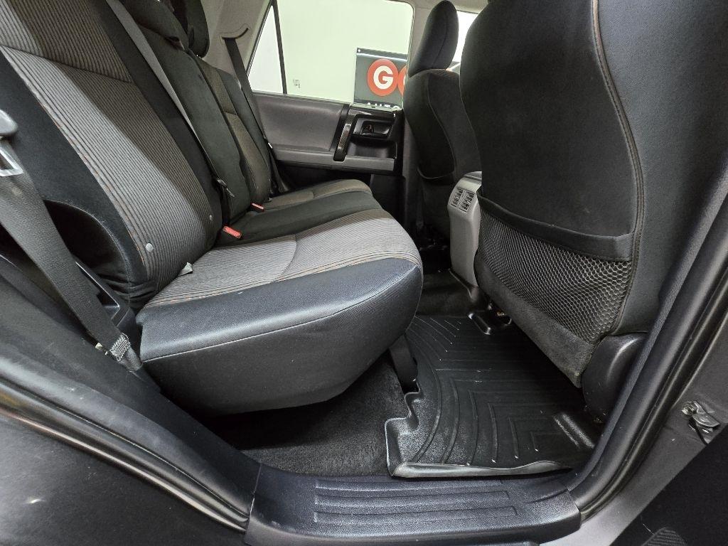 Toyota 4Runner SR5 4dr V6 Auto 2WD 2012