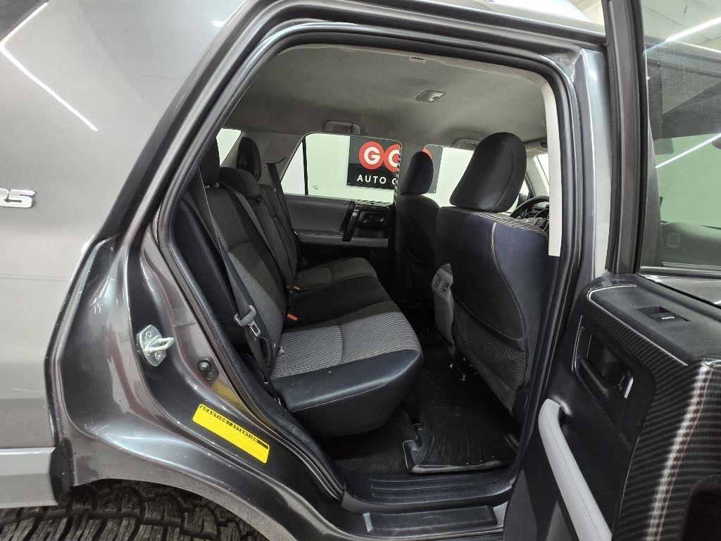Toyota 4Runner SR5 4dr V6 Auto 2WD 2012