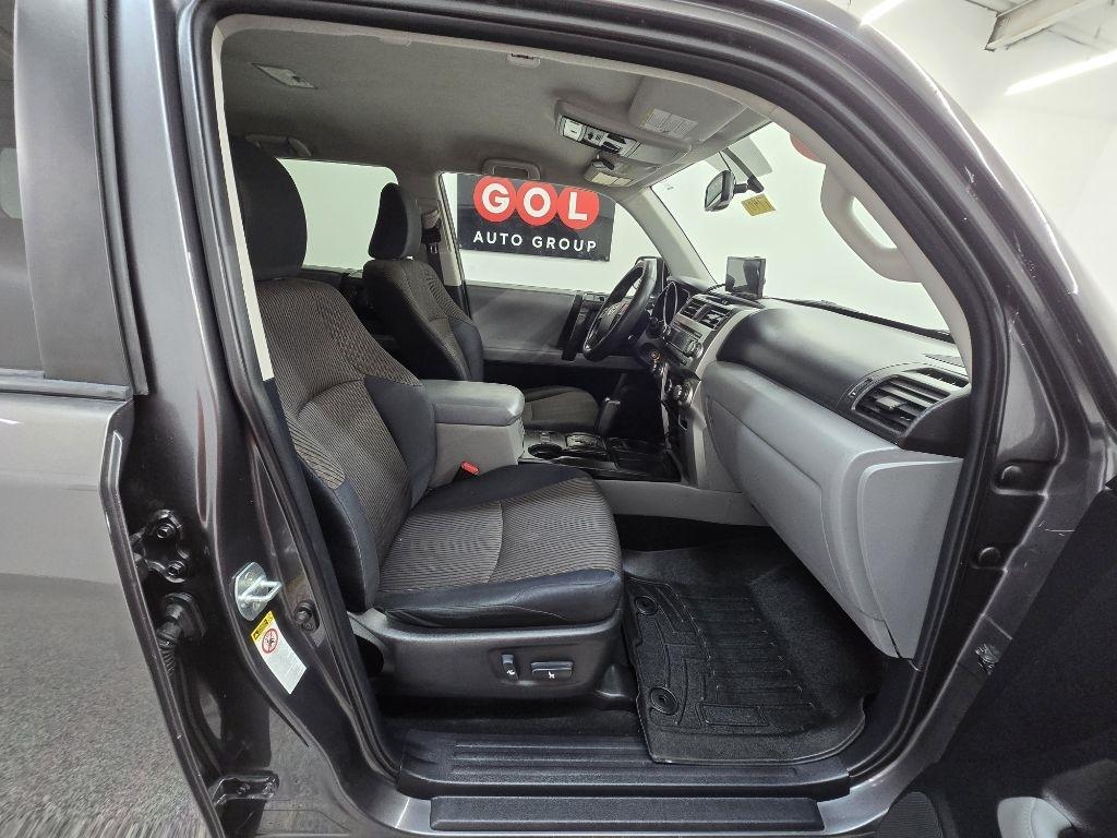 Toyota 4Runner SR5 4dr V6 Auto 2WD 2012