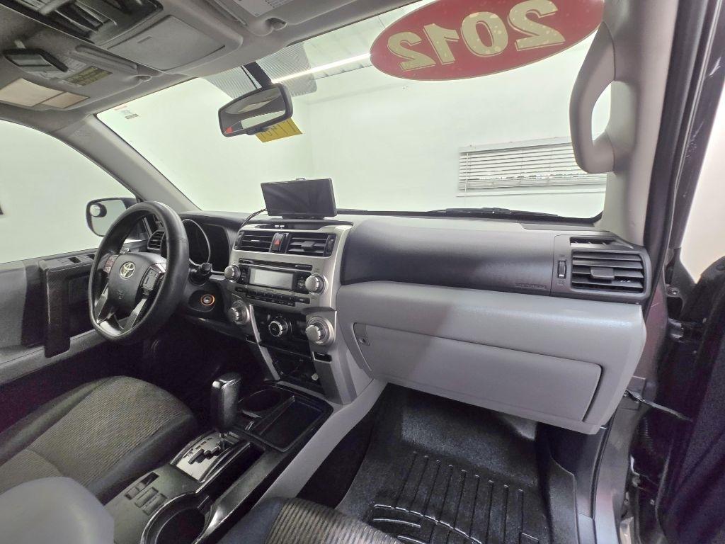 Toyota 4Runner SR5 4dr V6 Auto 2WD 2012