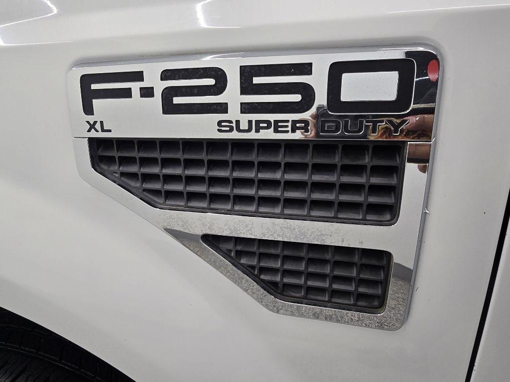 Ford F-250 SD XL SuperCab Long Bed 2WD 2010