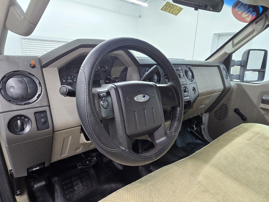 Ford F-250 SD XL SuperCab Long Bed 2WD 2010
