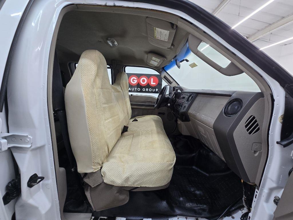 Ford F-250 SD XL SuperCab Long Bed 2WD 2010