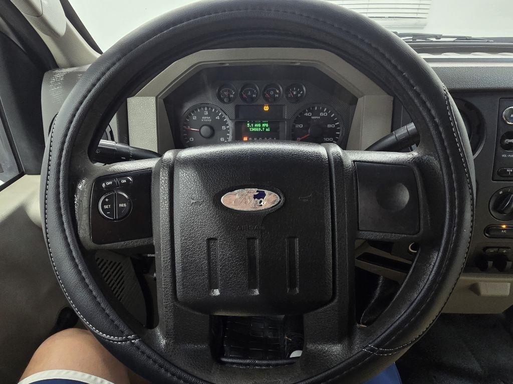 Ford F-250 SD XL SuperCab Long Bed 2WD 2010
