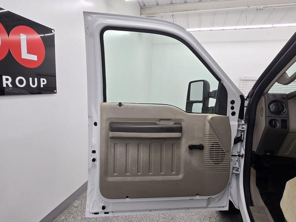 Ford F-250 SD XL SuperCab Long Bed 2WD 2010