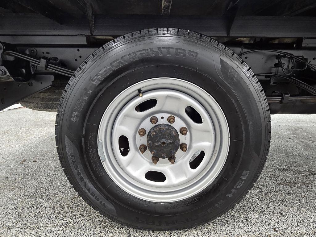 Ford F-250 SD XL SuperCab Long Bed 2WD 2010