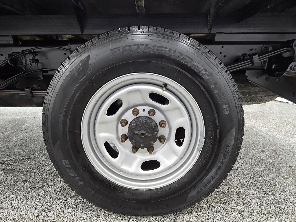 Ford F-250 SD XL SuperCab Long Bed 2WD 2010