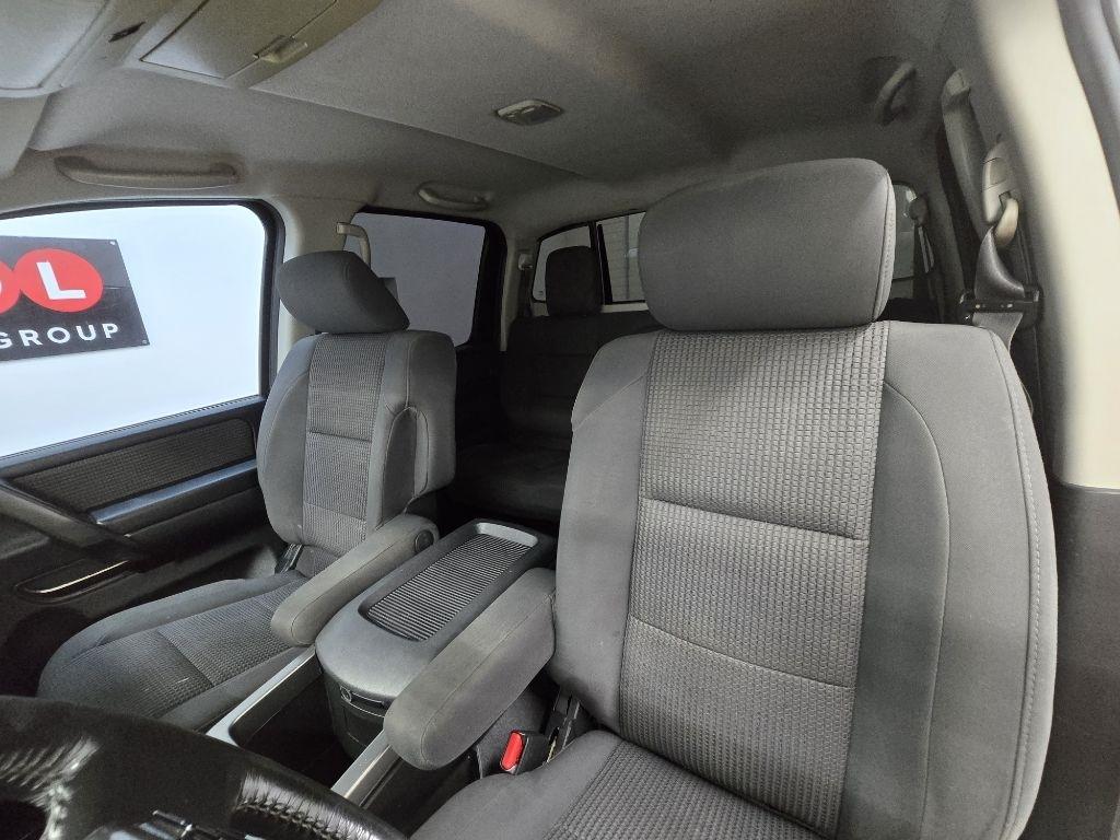 Nissan Titan S Crew Cab 2WD 2012