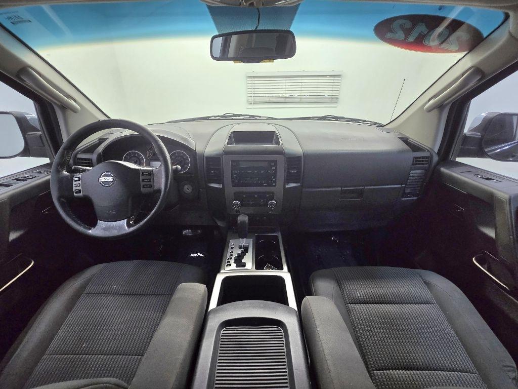Nissan Titan S Crew Cab 2WD 2012