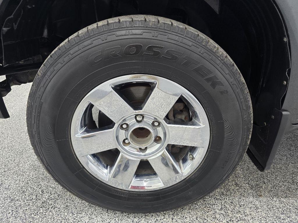 Nissan Titan S Crew Cab 2WD 2012