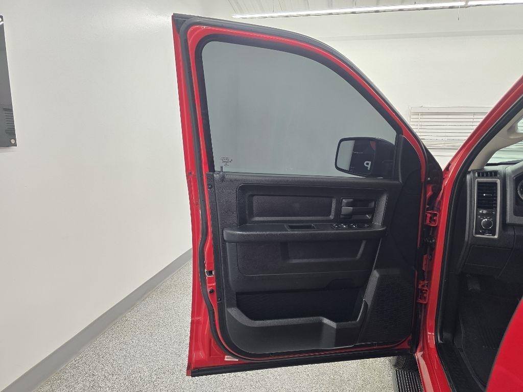 RAM 1500 Tradesman Quad Cab 2WD 2014