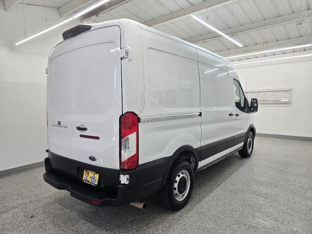 Ford Transit 250 Van Med. Roof w/Sliding Pass. 130-in. WB 2020