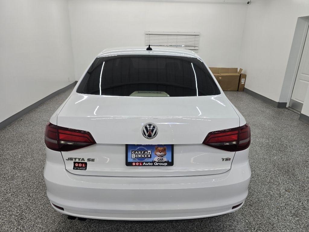 Volkswagen Jetta SE 6A 2016