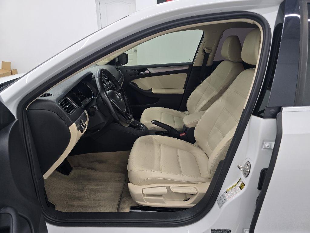 Volkswagen Jetta SE 6A 2016