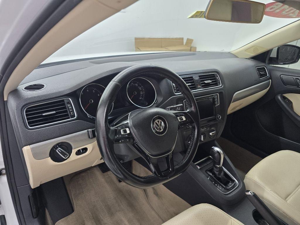 Volkswagen Jetta SE 6A 2016