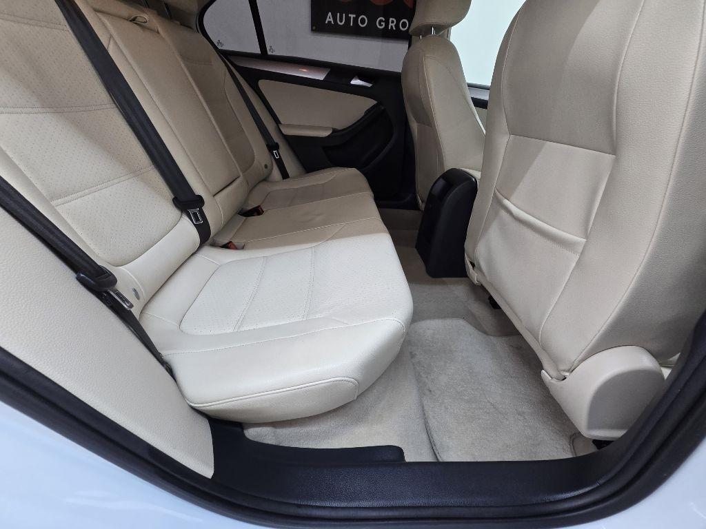 Volkswagen Jetta SE 6A 2016