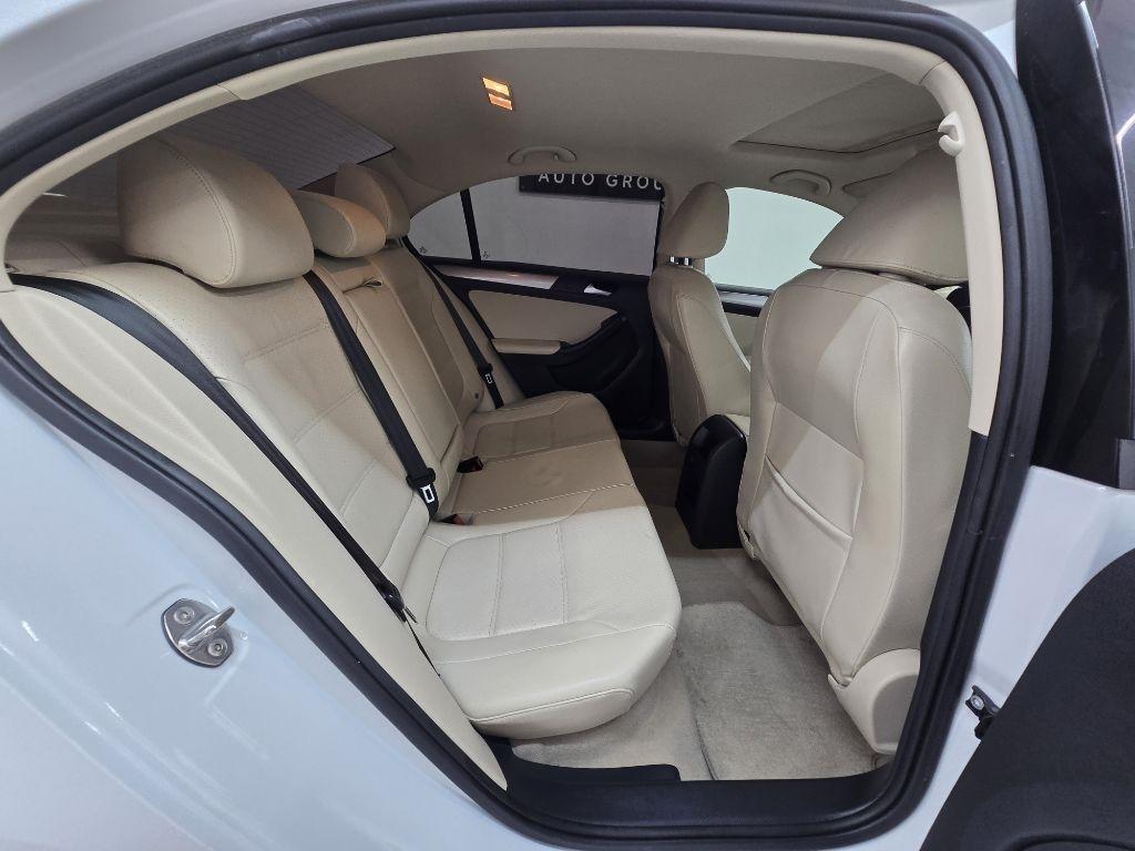 Volkswagen Jetta SE 6A 2016