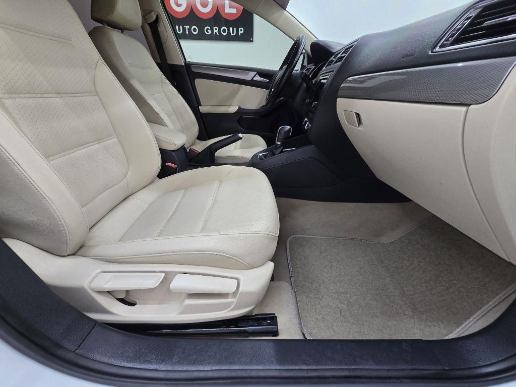 Volkswagen Jetta SE 6A 2016