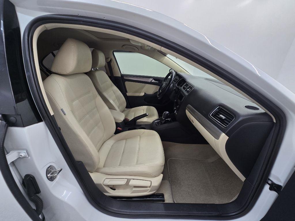 Volkswagen Jetta SE 6A 2016