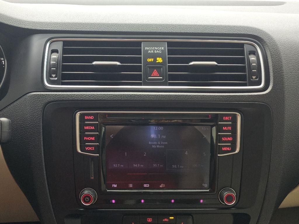 Volkswagen Jetta SE 6A 2016