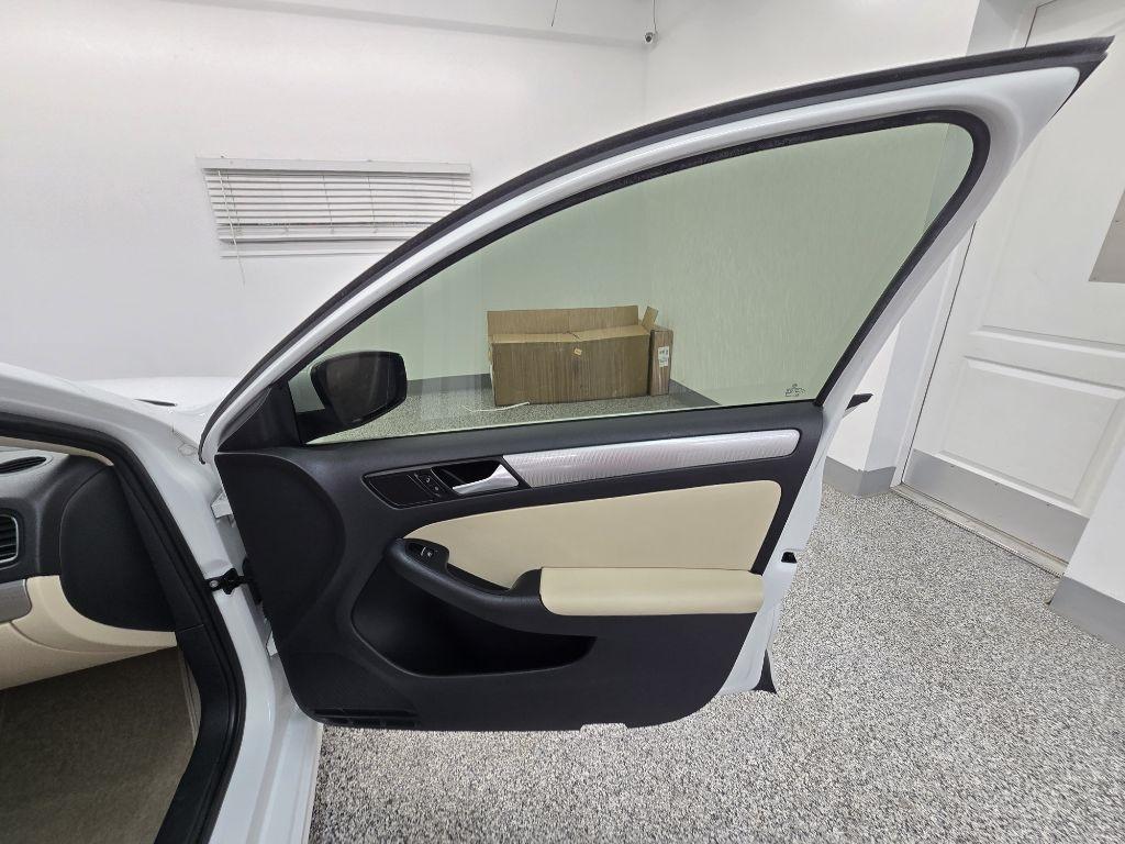Volkswagen Jetta SE 6A 2016